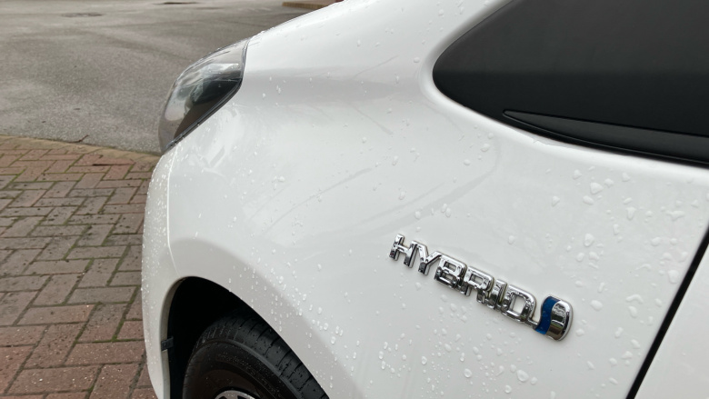 Toyota Yaris 1.5 Hybrid Icon Tech 5dr CVT Hybrid Hatchback